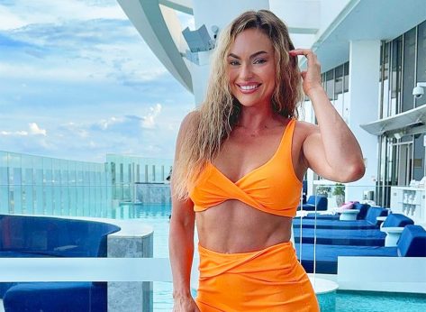 Emily Skye in Skirt and Top Flashes 6-Pack – Here's How She Ate Her Way to Flat Abs 