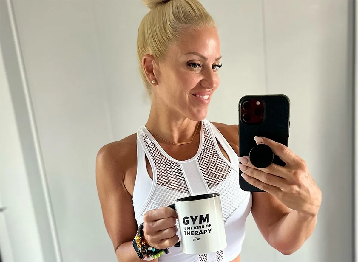 Alex Rodriguez’s Girlfriend, Jaclyn Cordeiro, Flaunts Abs