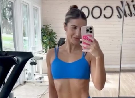 Courteney Fisher Shows Off Washboard Abs and Reveals 5 Ways to Get to Blast Belly Fat