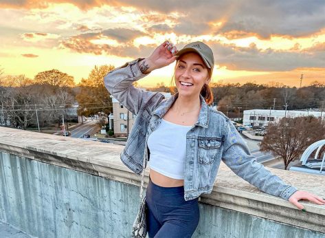 Eat Your Way to a Flat Stomach With These 2 Foods, According to Weight Loss Expert