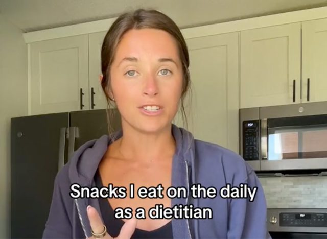 7 Best Snacks For Protein and Fiber, According to Dietitian