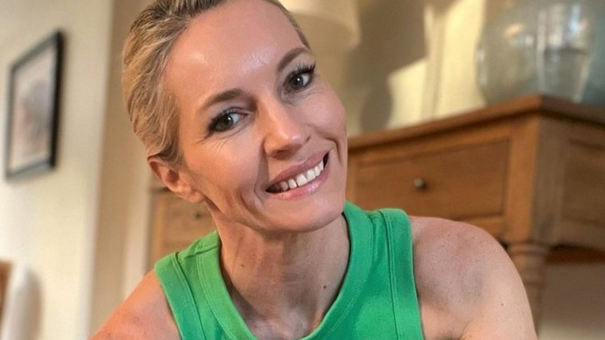 Caroline Idiens Reveals Beginner Bicep and Tricep Workout