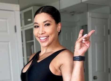 Jeanette Jenkins in Workout Gear Shares "Total Body Workout" Even Beginners Can Do At Home