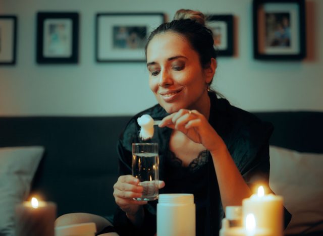 Woman,Mixing,Collagen,Powder,With,Water,Making,A,Drink,Lady