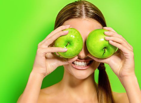 What Happens to Your Body When You Eat Apples