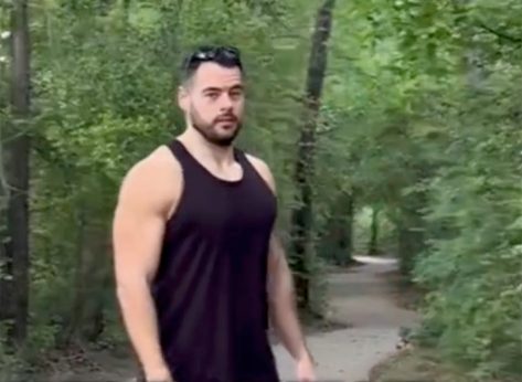 Man Shows Off Abs After 130-Pound Loss Thanks to 6 Essential Tips