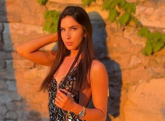 Jen Selter Flaunts "Perfect" Body in New Yoga Video