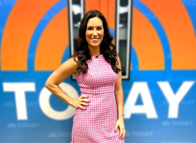 Can Walking a Mile a Day Help With Weight Loss? Here's What Experts Say