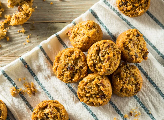 Healthy Homemade Muffin Breakfast Bites with Chia Chocolate and Nuts