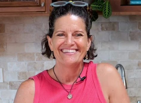 Dr Mindy Pelz
