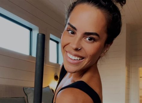 She Got Her Abs to Pop Without Situps by Doing These 3 Things