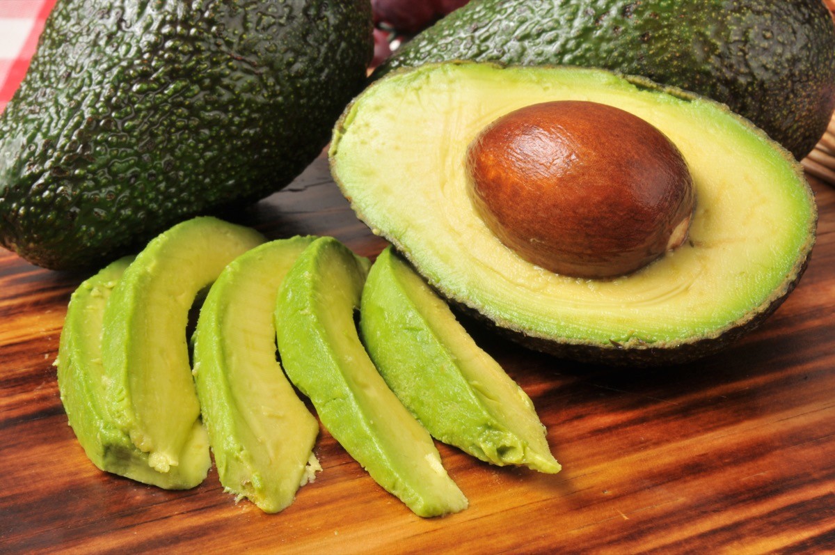 Sliced,Avocado,On,A,Cutting,Board