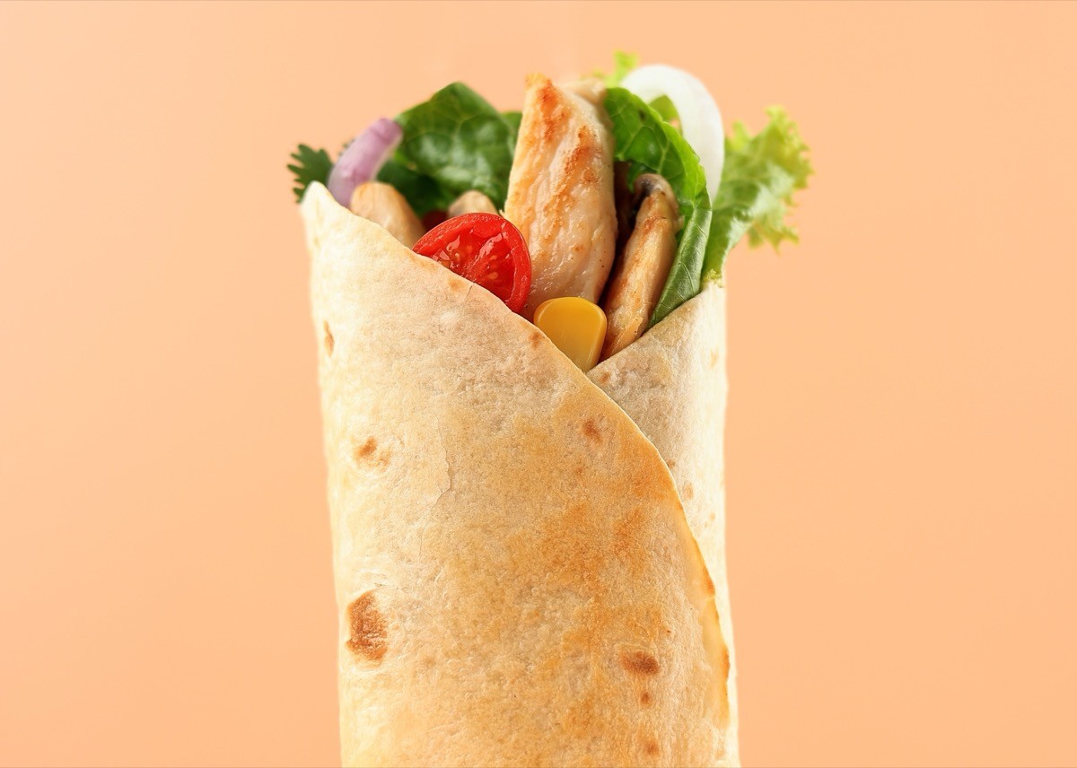 Chicken,Tortilla,Wrap,With,Tomato,,Corn,,And,Various,Fresh,Vegetable,