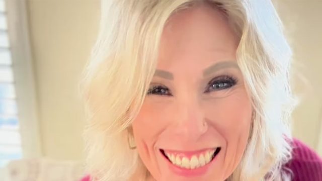 She Has a Flat Tummy in Her 50s Because of These 4 Habits