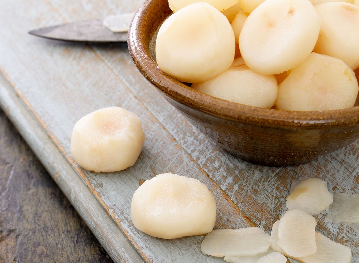 peeled water chestnuts