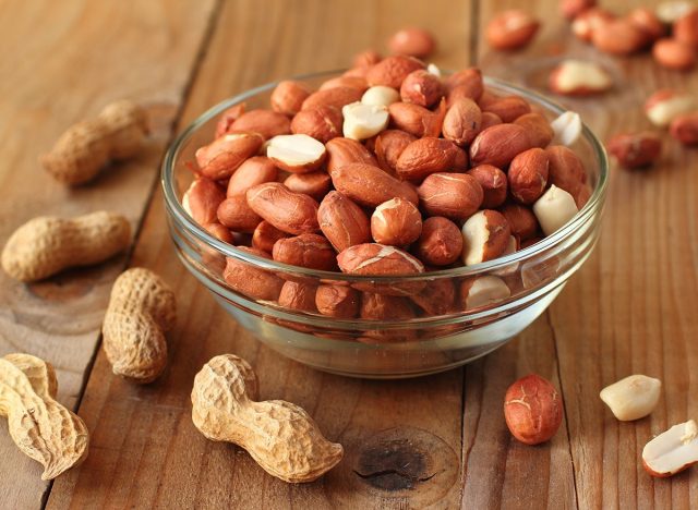 Raw peanuts or arachis, nuts,