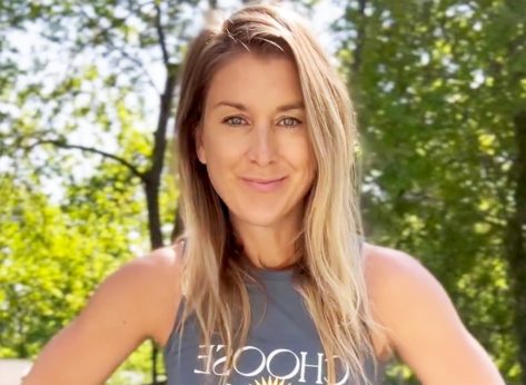 Coach Reveals 7 Habits That Will Help You Become a “Smokeshow” in 2025