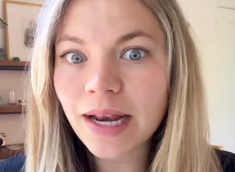 Coach Reveals 8 “Weird” Things to Do Daily to Avoid Overeating That Actually Work