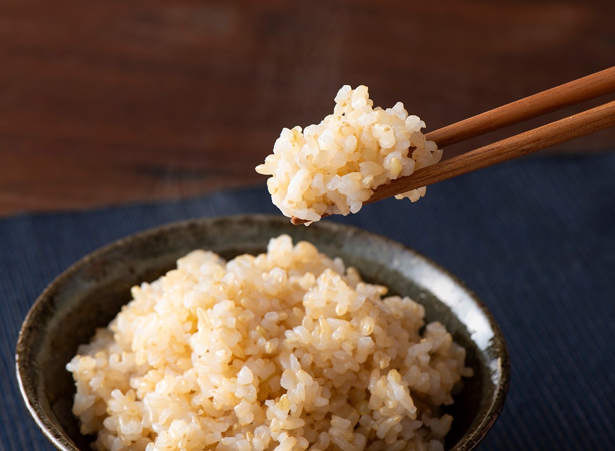 Freshly,Cooked,Brown,Rice,,A,Bowl,Of,Unpolished,Rice, chop, sticks