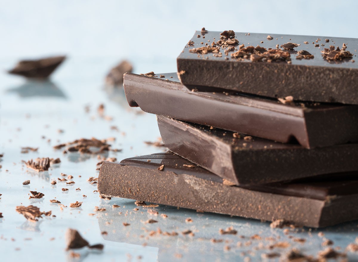 Dark Chocolate Bar with Crumbles