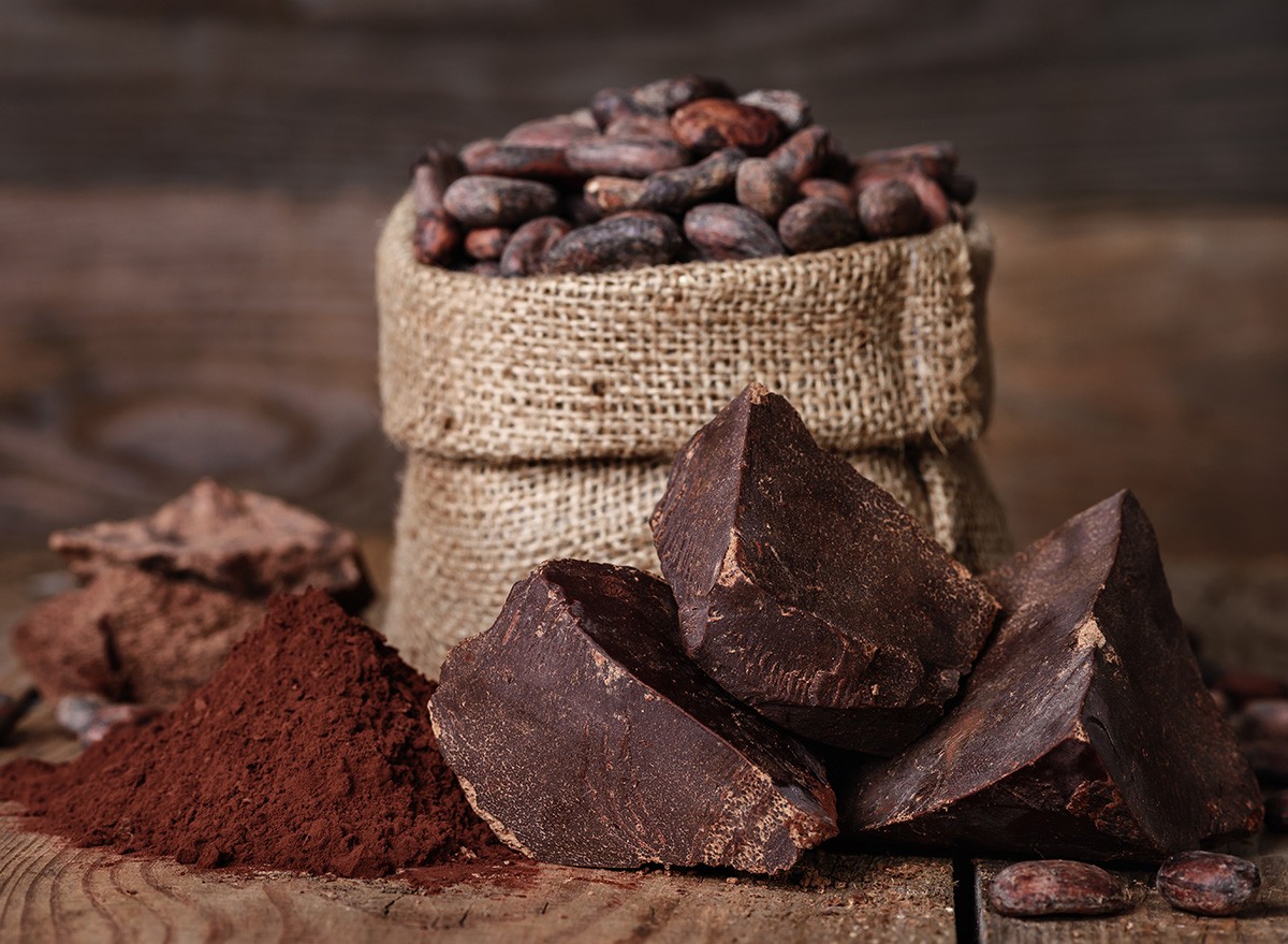 Unsweetened,Baking,Block,Chocolate,,Cocoa,Powder,And,Cocoa,Beans,