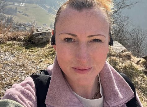 She Walked in a Weighted Vest For 30 Days & Built Strength Without Going to the Gym