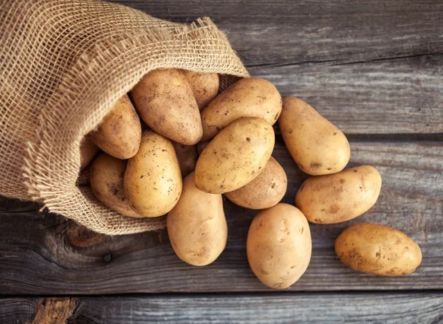 Raw,Potato,Food,Fresh,Potatoes,In,An,Old,Sack