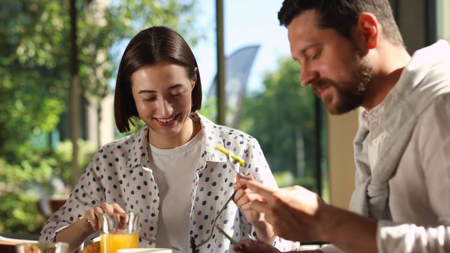 The 6 Things You Should Never Eat for Breakfast, According to a Nutritionist