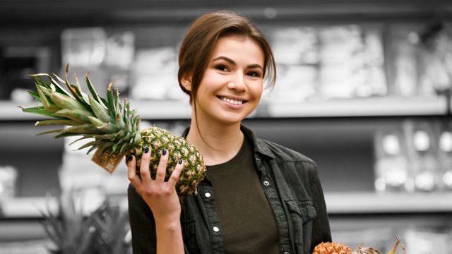 These 5 Grocery Staples Help My Clients Burn Fat