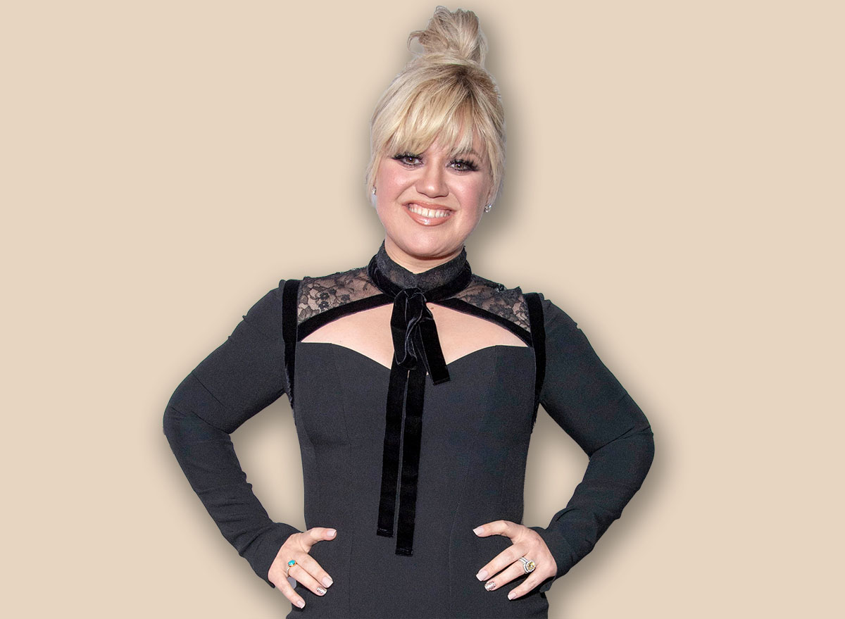 Kelly Clarkson attends UCLA Jonsson Cancer Center Foundation Hosts 23rd "Taste for a Cure" Event Honoring Paul Telegdy at Beverly Wilshire Hotel in Beverly Hills, CA on April 27th, 2018