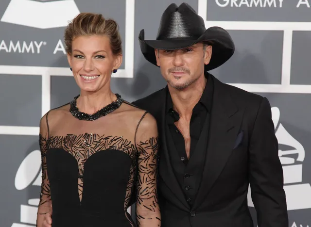 LOS ANGELES - FEB 10: Tim McGraw & Faith Hill arrives to the 2013 Grammy Awards on February 10, 2013 in Hollywood, CA