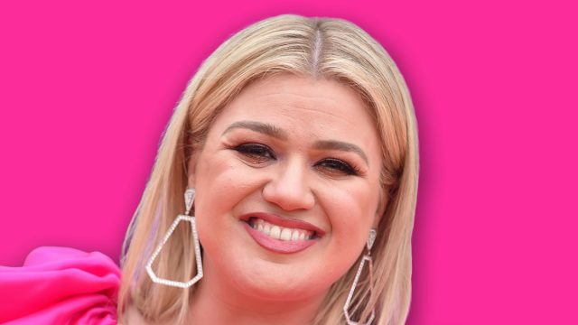 LOS ANGELES - APR 27: Kelly Clarkson arrives for the 'Ugly Dolls' World Premiere on April 27, 2019 in Los Angeles, CA