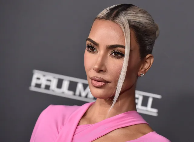 LOS ANGELES - NOV 12: Kim Kardashian arrives for Baby2Baby Annual Gala on November 12, 2022 in West Hollywood, CA