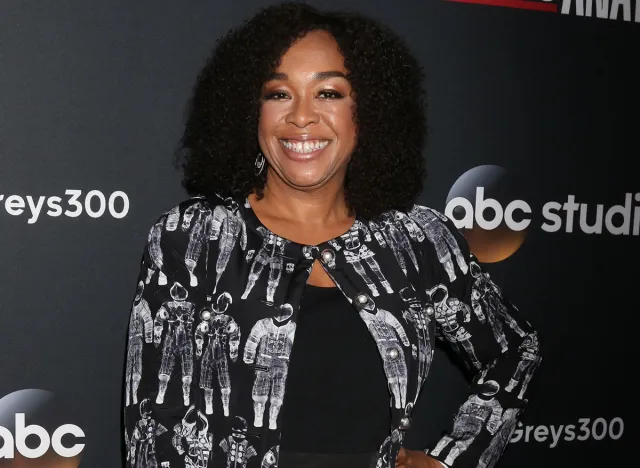 LOS ANGELES - NOV 4: Shonda Rhimes at the "Grey's Anatomy" 300th Episode Event at Tao on November 4, 2017 in Los Angeles, CA