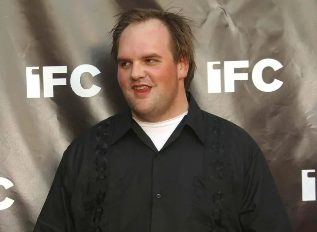 SANTA MONICA - MAR 22: Ethan Suplee arrives at the Independent Spirit Awards After Party at Shuters Hotel on March 22, 2003 in Santa Monica, CA.